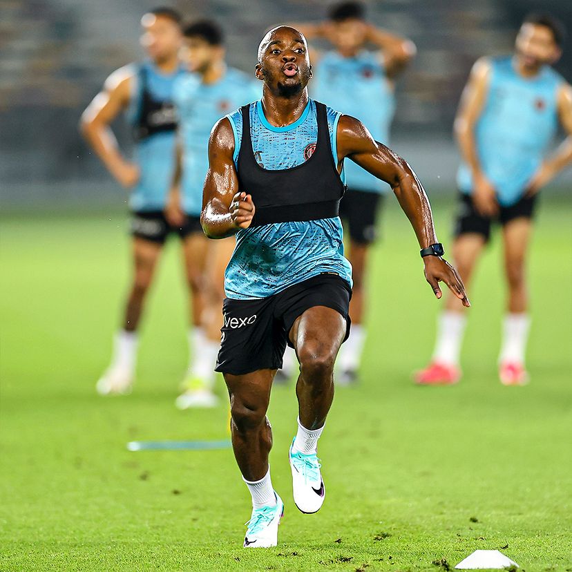 بناء القدرة على التحمل: تدريب لاعبي كرة القدم