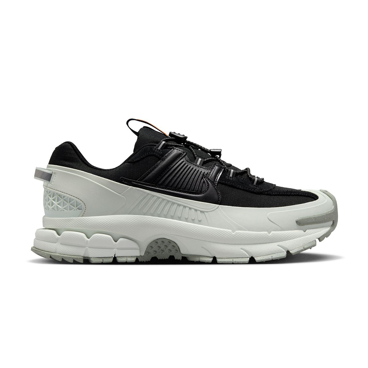 Image of Zoom Vomero Roam 'Black Light Silver'