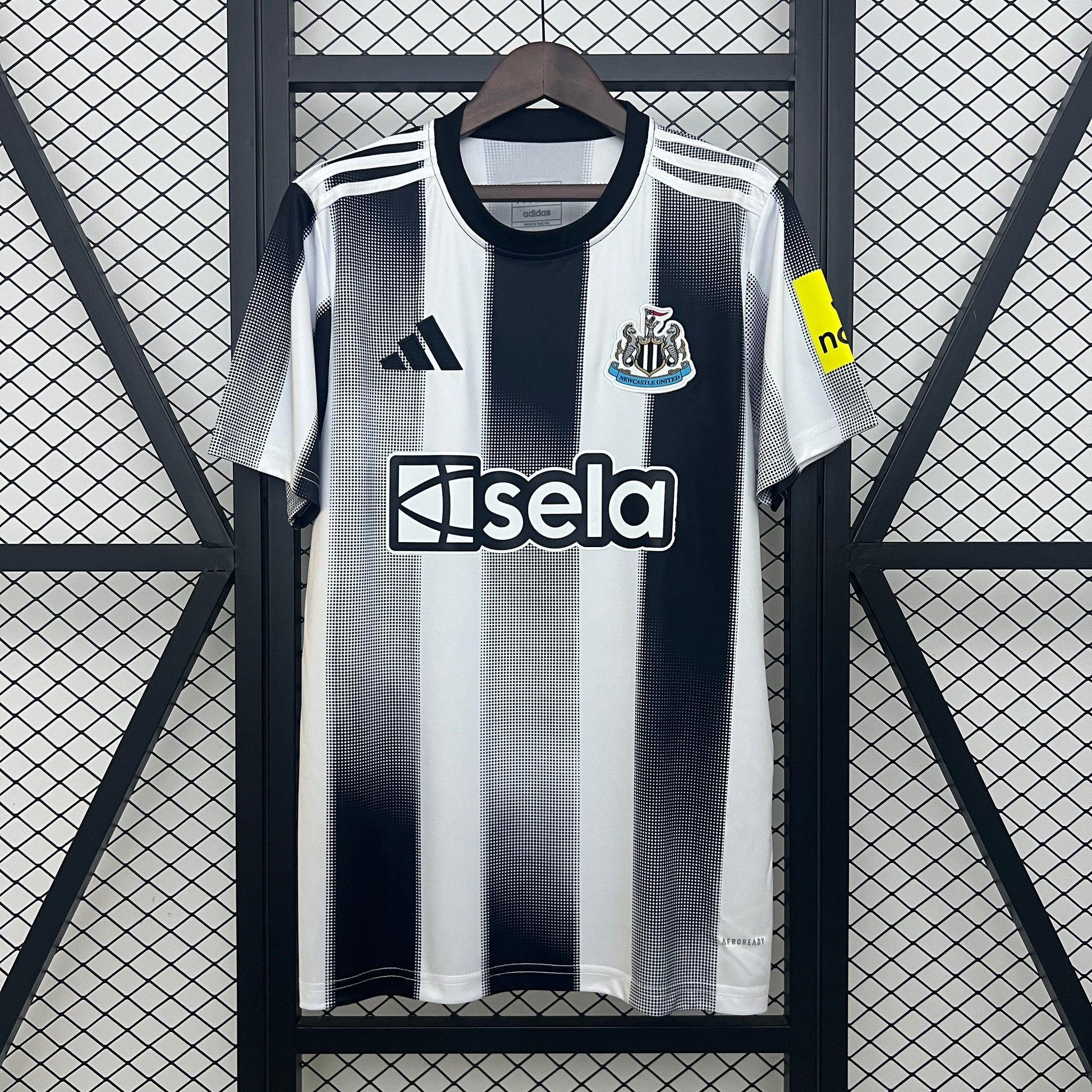 Newcastle United 25/26 Home Jersey