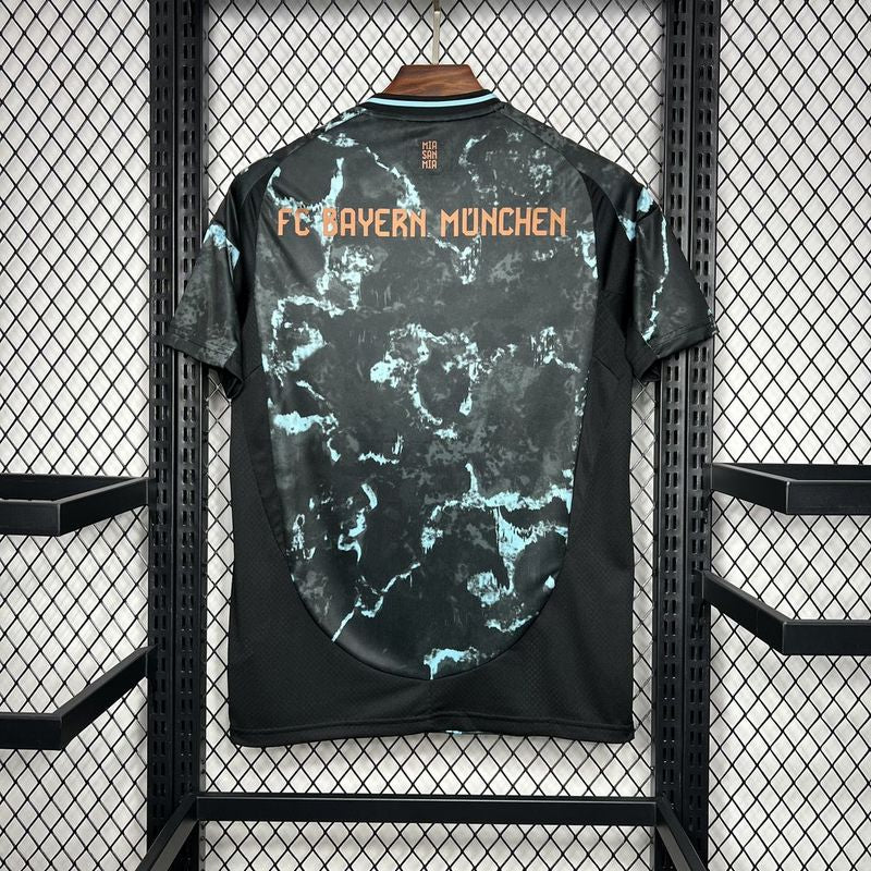 Image of 24-25 Bayern Away