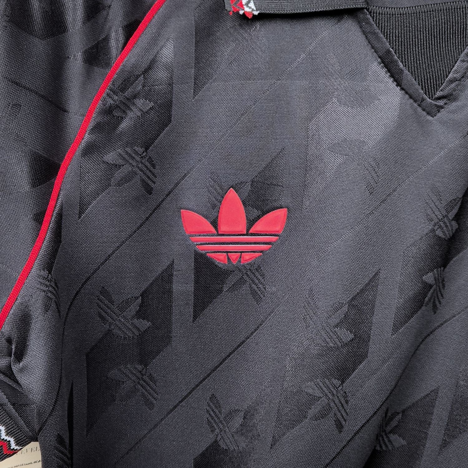 Image of Manchester United Originals Retro Lifestyle Kit Black