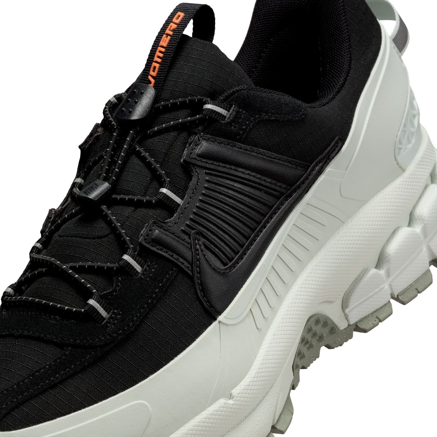 Image of Zoom Vomero Roam 'Black Light Silver'