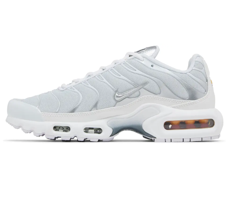 Image of Women’s Nike Air Max Plus TN (White/Pure Platinum)