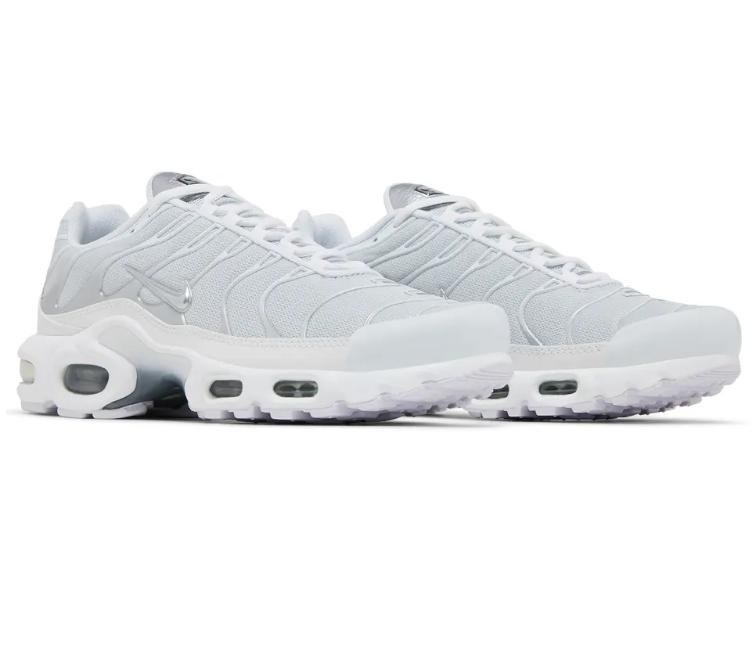Image of Women’s Nike Air Max Plus TN (White/Pure Platinum)