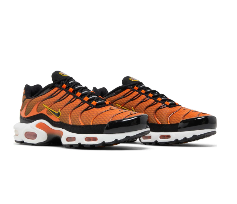 Image of Mens Nike Air Max Plus (Safety Orange)