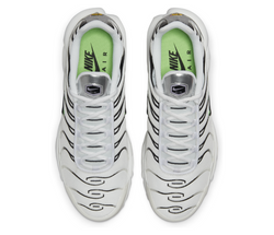 Image of Women's Nike Air Max Plus Tn (White/Silver/Green)