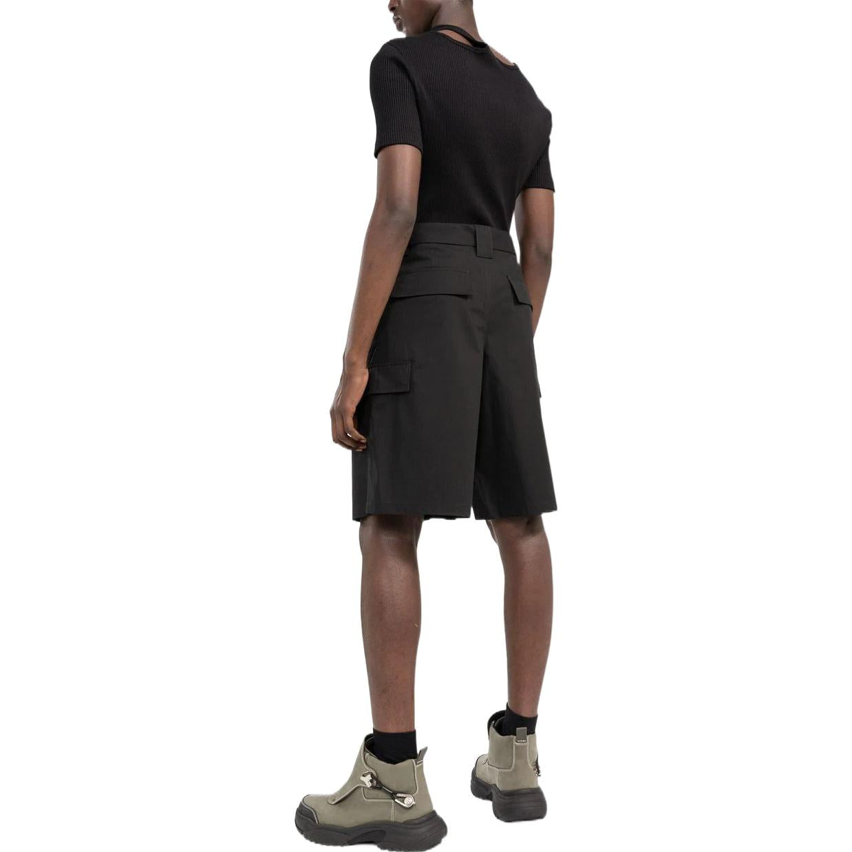 Image of Men's OFF-WHITE SS22 Solid Color Buckle Big Pocket Cargo Straight Shorts Loose F