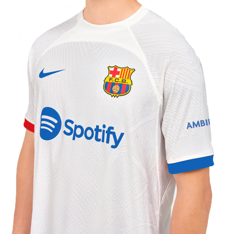 Image of Nike Barcelona Gundogan Authentic Match Away Trikot 23/24 mit LaLiga Aufnähern (Weiß