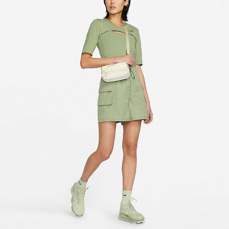 Image of (WMNS) Nike Sportswear Essential Woven High-Rise-Shorts ,Ölgrün‘ DM6248-386