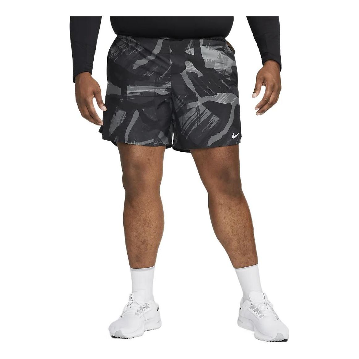 Image of Nike Challenger Camo Shorts 'Schwarz' DQ4727-010