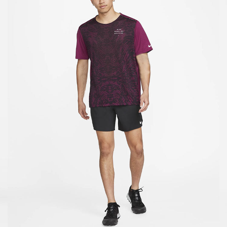 Image of Men's Nike Solid Color Logo Sports Running Black Shorts DM4762-010