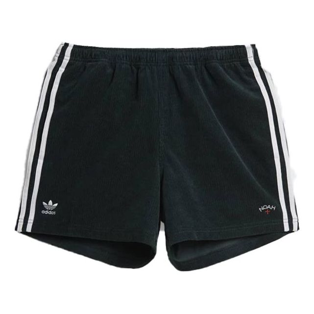 Image of شورت كاجوال من adidas originals x NOAH Crossover Corduroy Side Stripe باللون الأخضر HC430