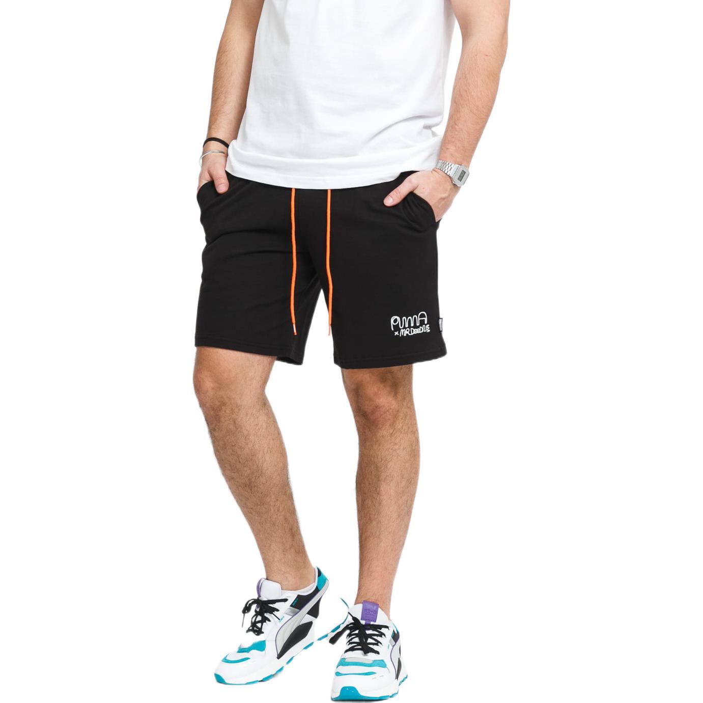 شورت رياضي بطبعة جرافيتي مضحكة من PUMA x MR DOODLE Crossover باللون الأسود 530654-01