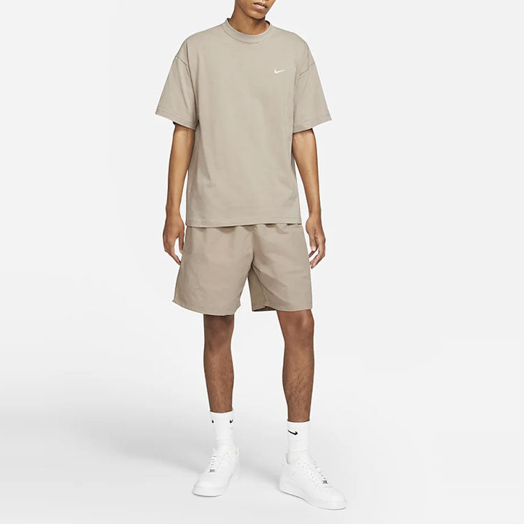 Image of Men's Nike Swoosh Logo Embroidered Solid Color Loose Shorts Brown DM4400-245