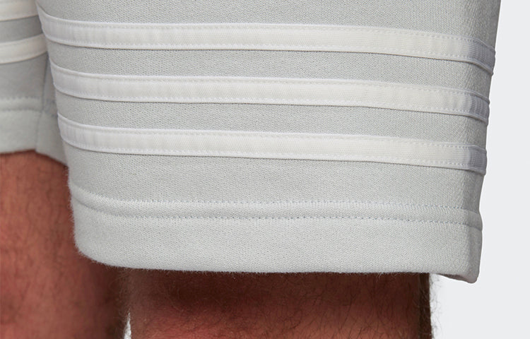 adidas originals Outline Short Hollow Out Logo Sportshorts hellgrau FM3882