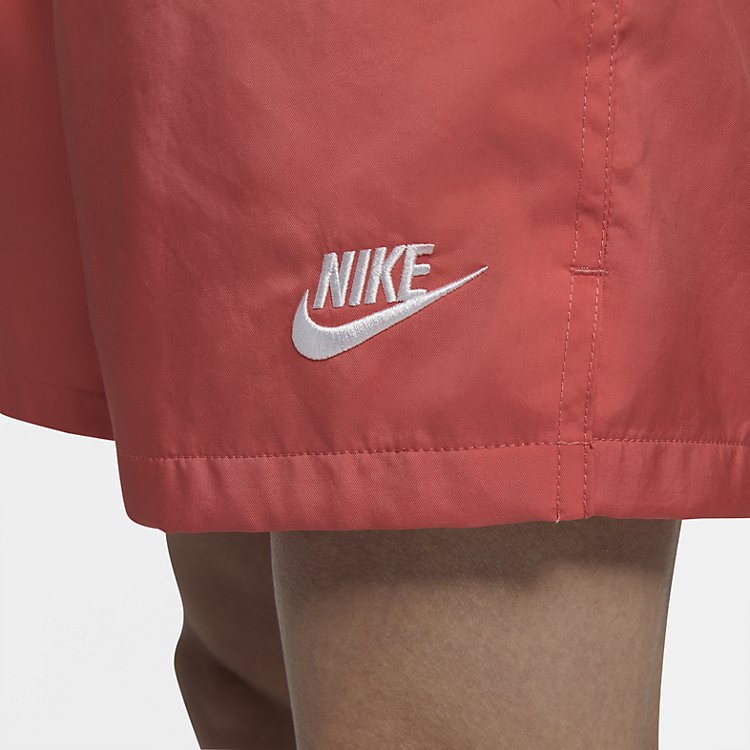 شورت Nike NSW Sportswear المنسوج باللون الوردي السلموني AR2383-814