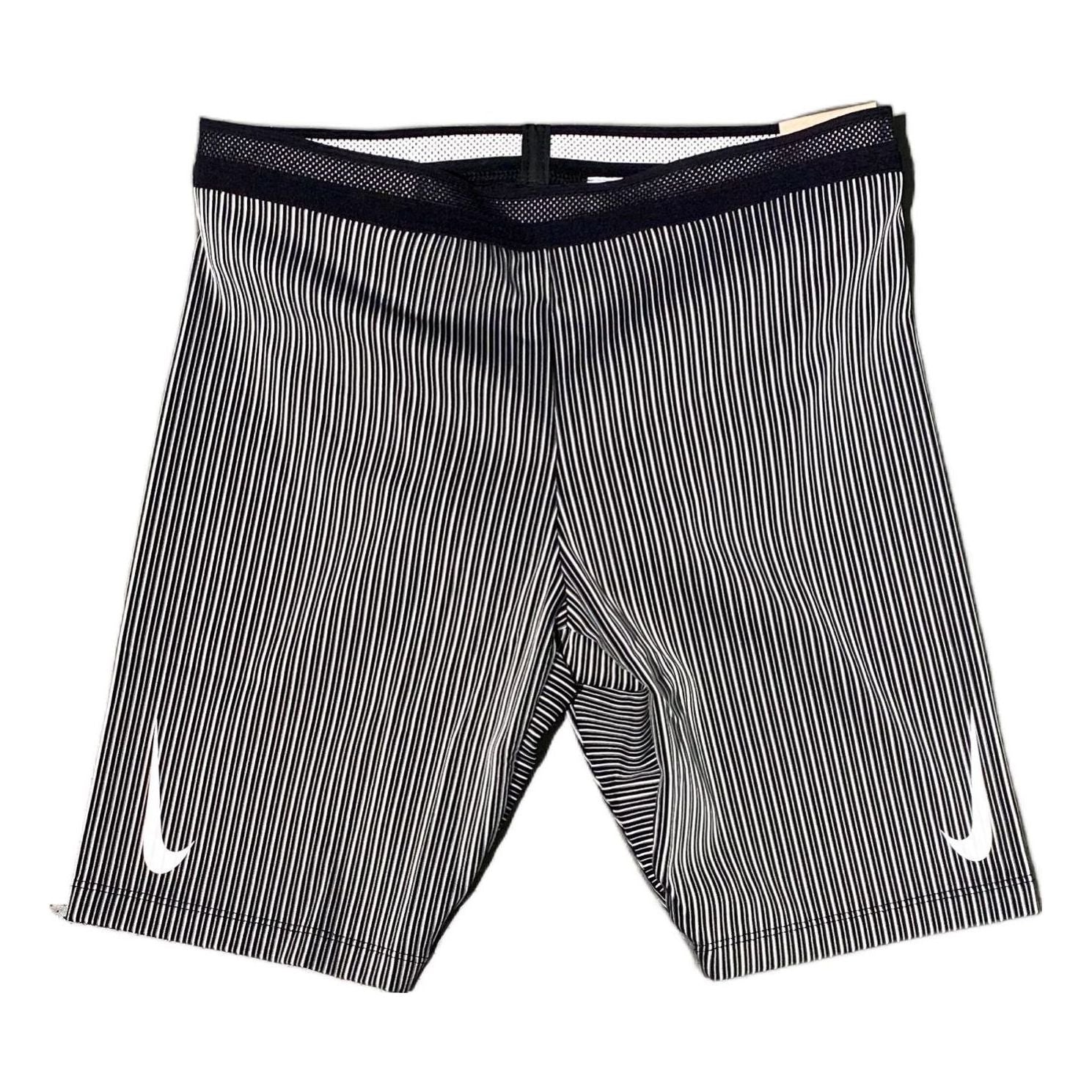 شورت رياضي رجالي بخطوط وشعار Nike باللون الأسود DA1429-011