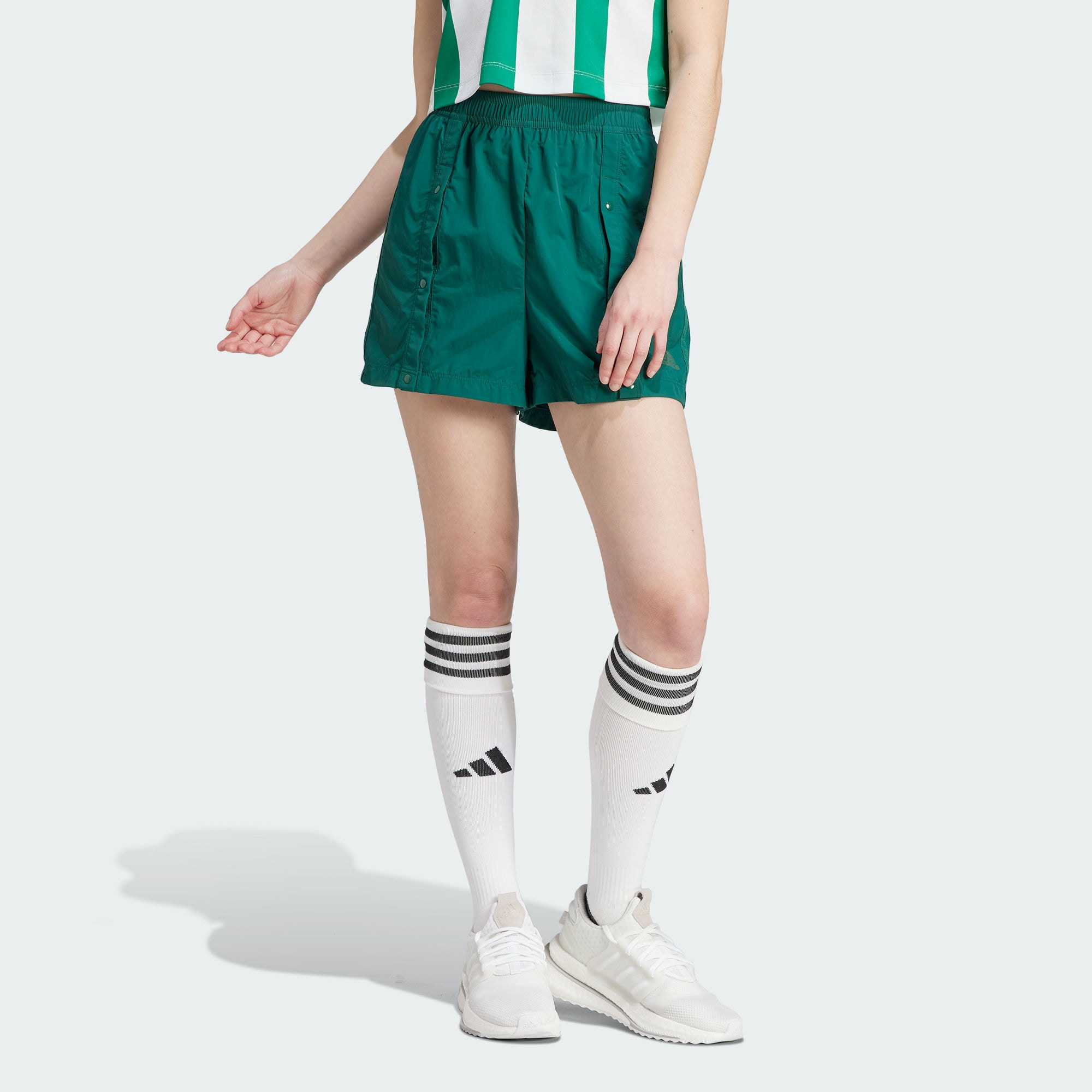 (WMNS) adidas Tiro Snap-Button Shorts 'Green' IM5015