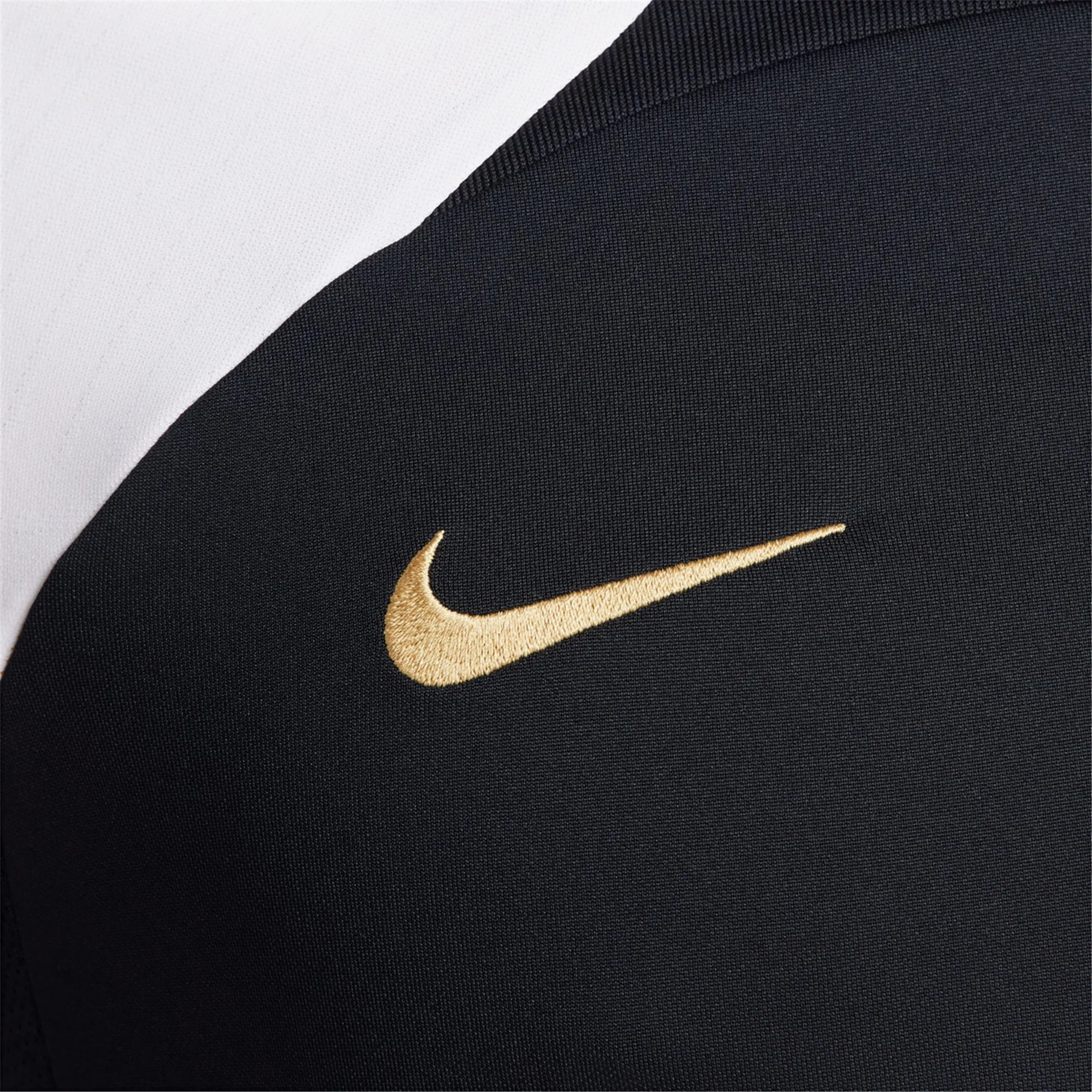 Image of Nike Chelsea Strike Training Top Jersey 23/24 (Pitch Blue/Club Gold)
